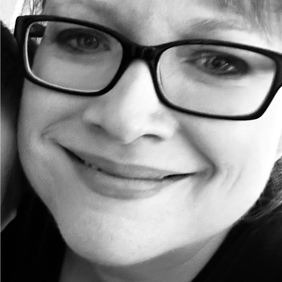 Sale!!❤️Over 50% off Burberry & more!! - Picture 3 of 12